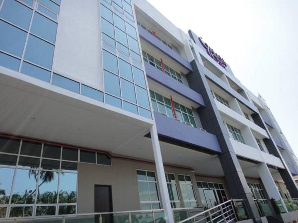 Galaxy Hotel Simpang Ampat  Buitenkant foto