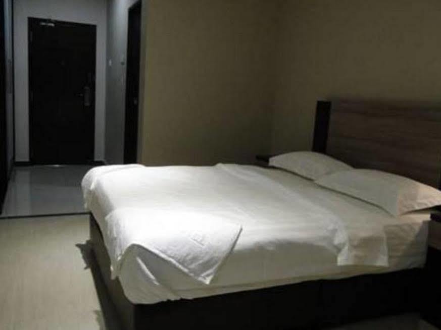 Galaxy Hotel Simpang Ampat  Buitenkant foto